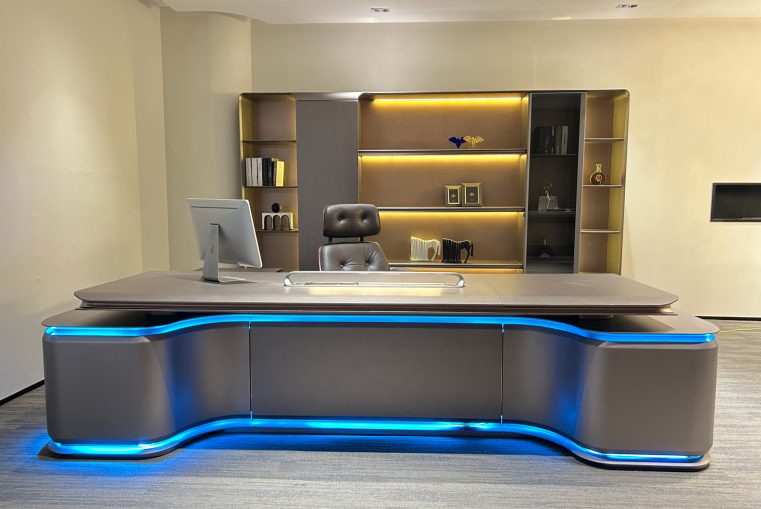 Executive space furniture